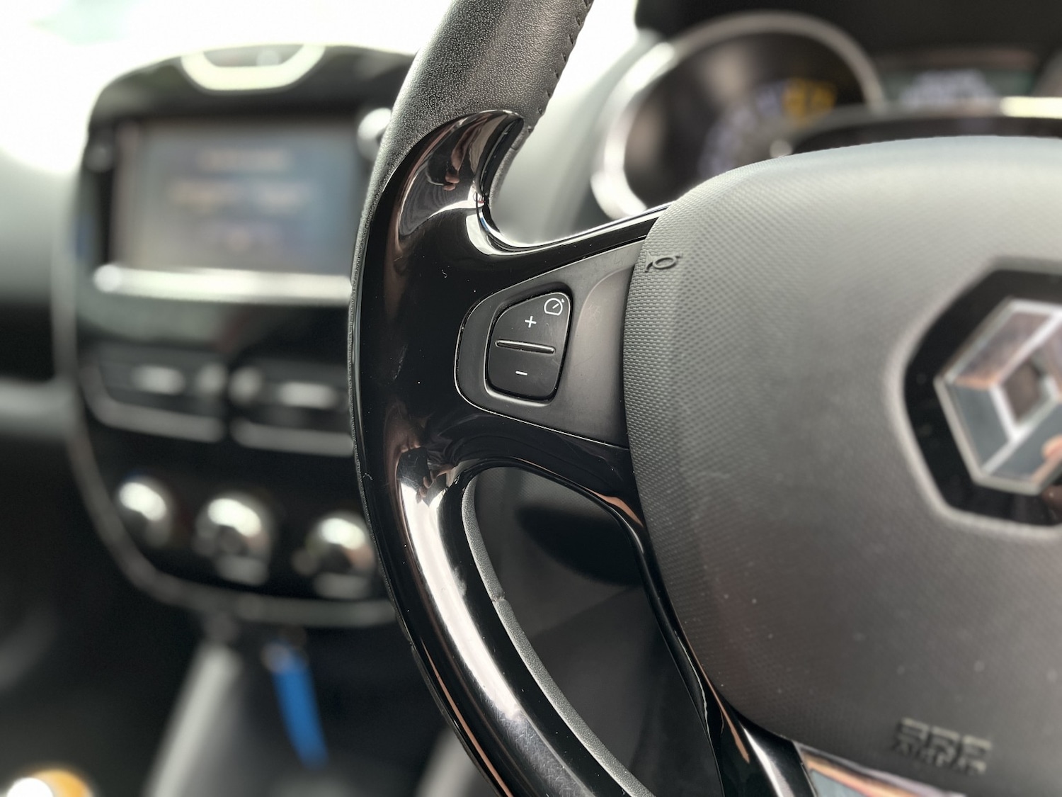 Used Renault Clio 2014 for sale - 76268512: Photo 24