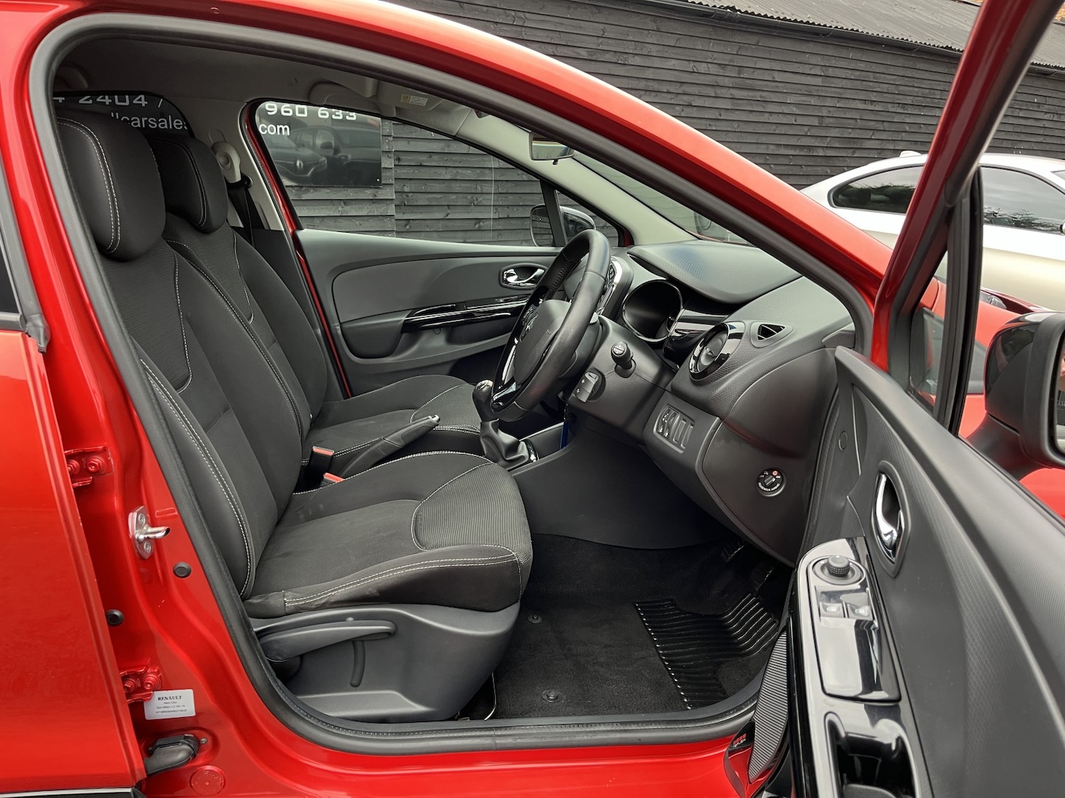 Used Renault Clio 2014 for sale - 76268512: Photo 9