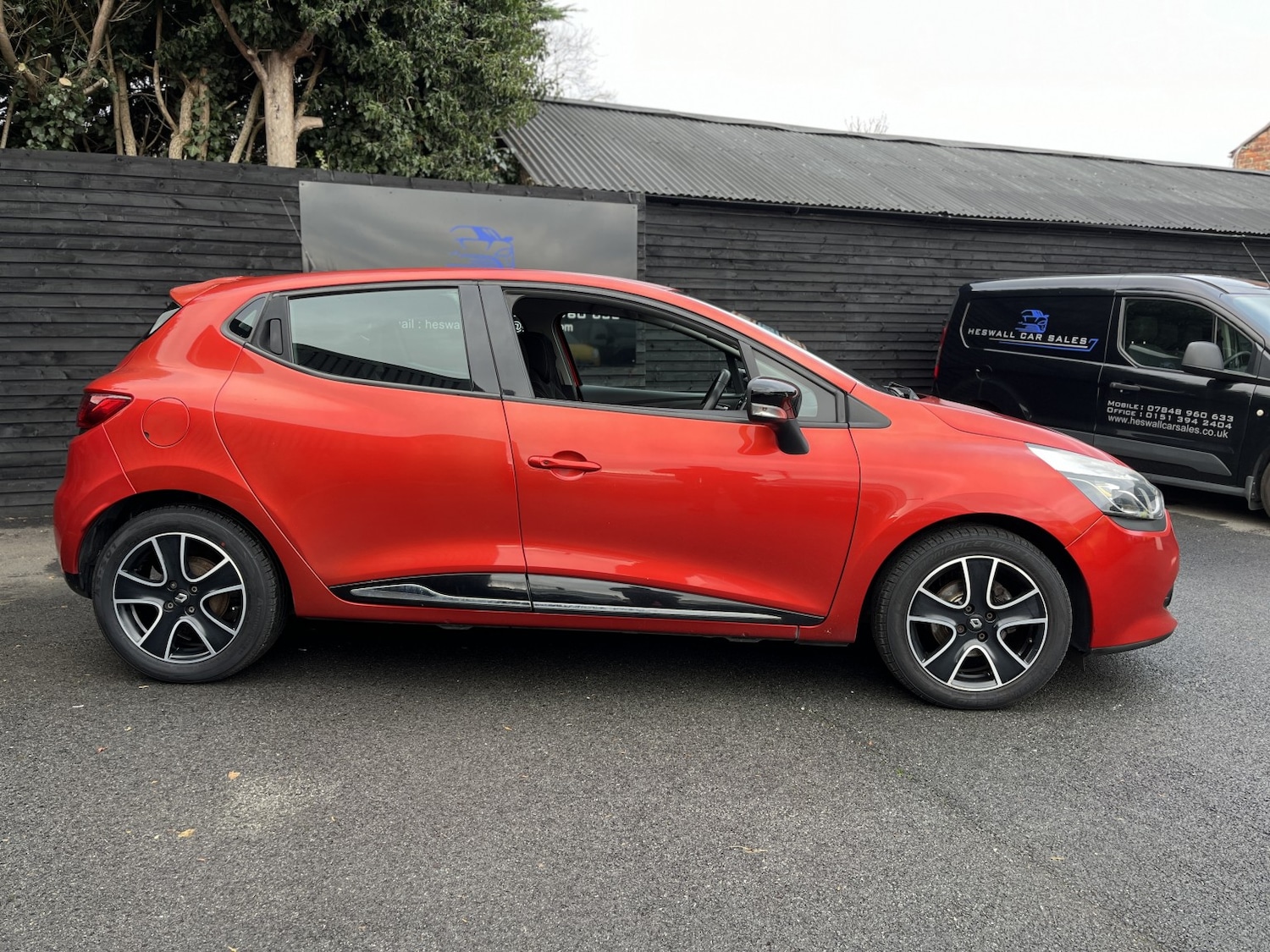 Used Renault Clio 2013 for sale - 77237135: Photo 2