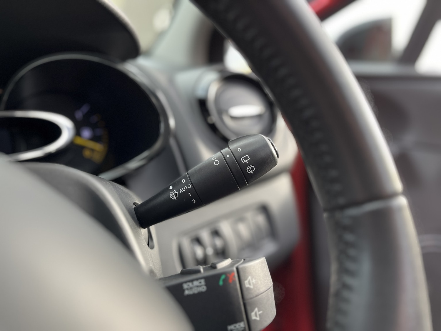 Used Renault Clio 2013 for sale - 77237135: Photo 25