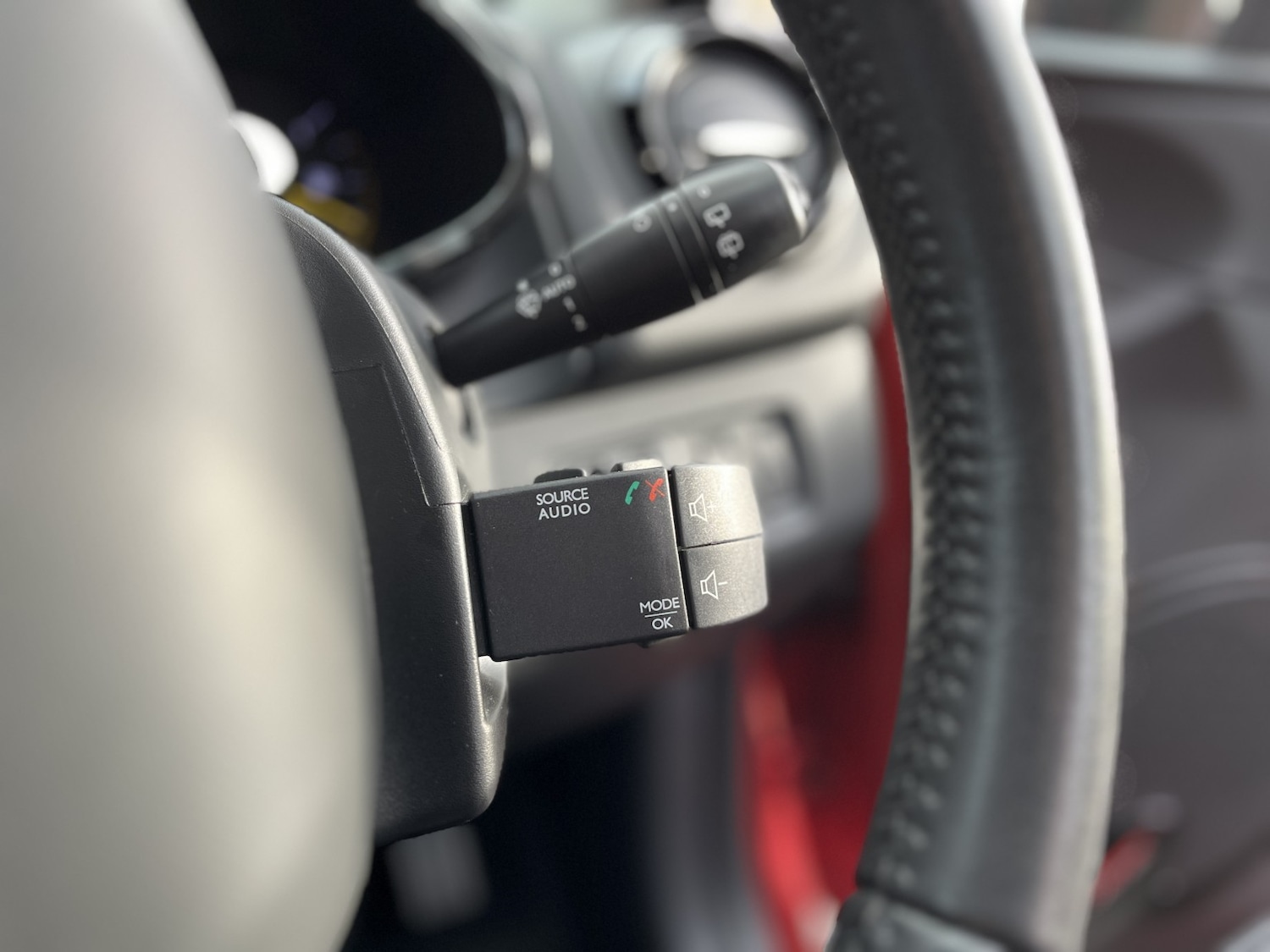 Used Renault Clio 2013 for sale - 77237135: Photo 26