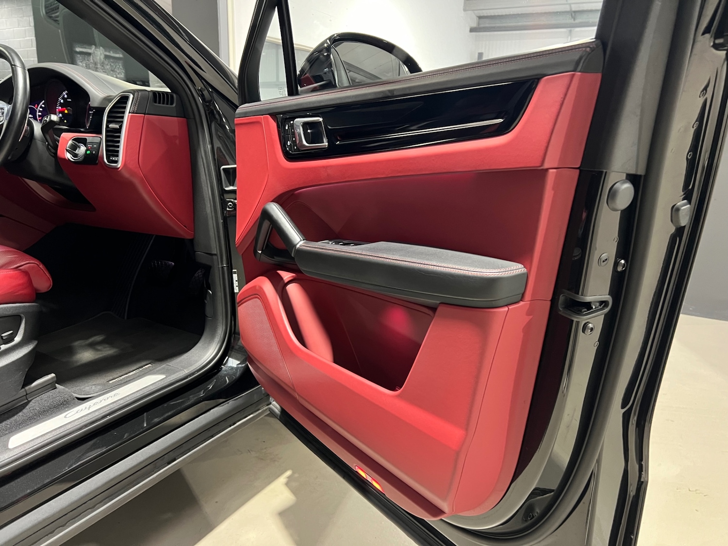 Used Porsche Cayenne 2023 for sale - 77941458: Photo 7