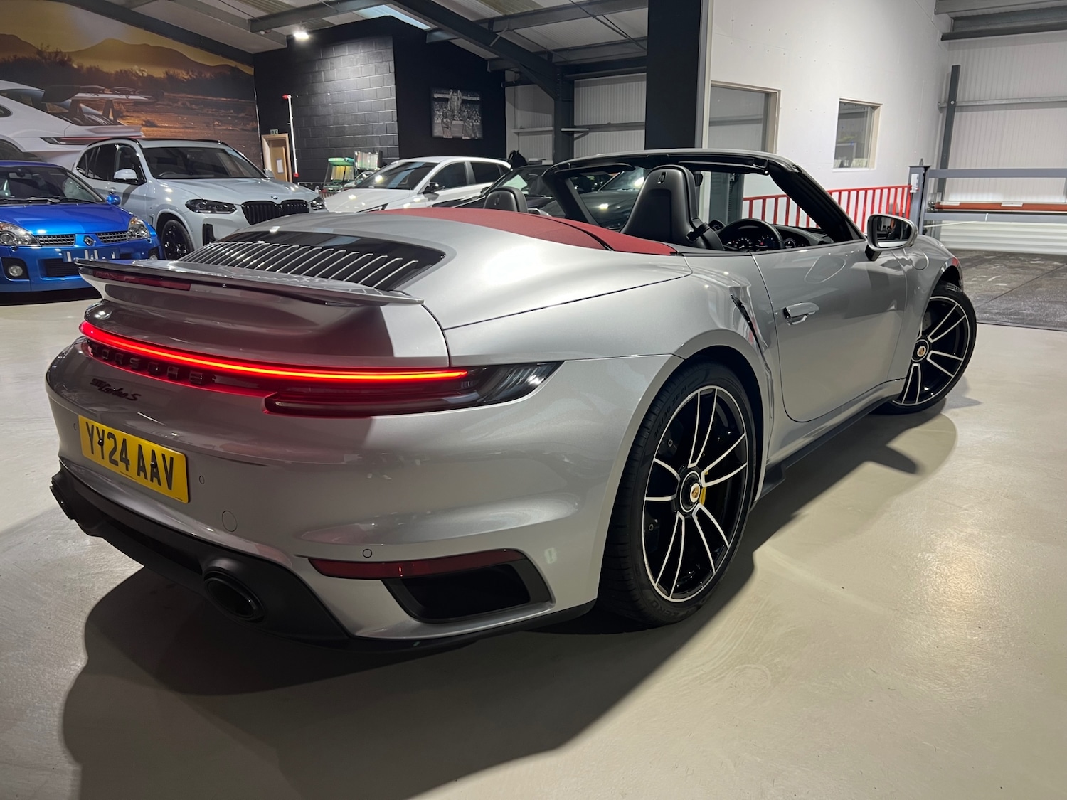 Used Porsche 911 2024 for sale - 77522846: Photo 4