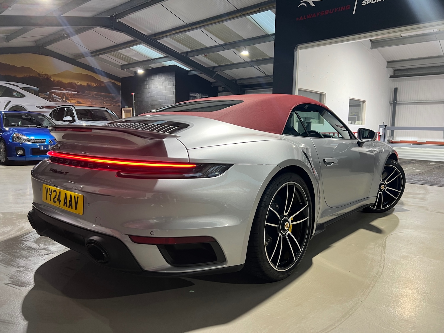 Used Porsche 911 2024 for sale - 77522846: Photo 9