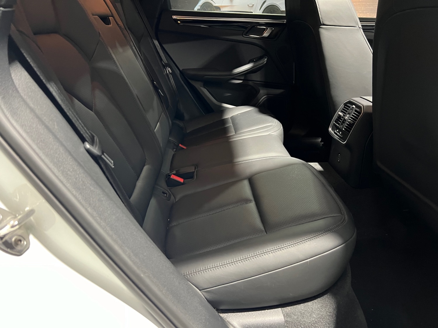 Used Porsche Macan 2020 for sale - 77085462: Photo 16