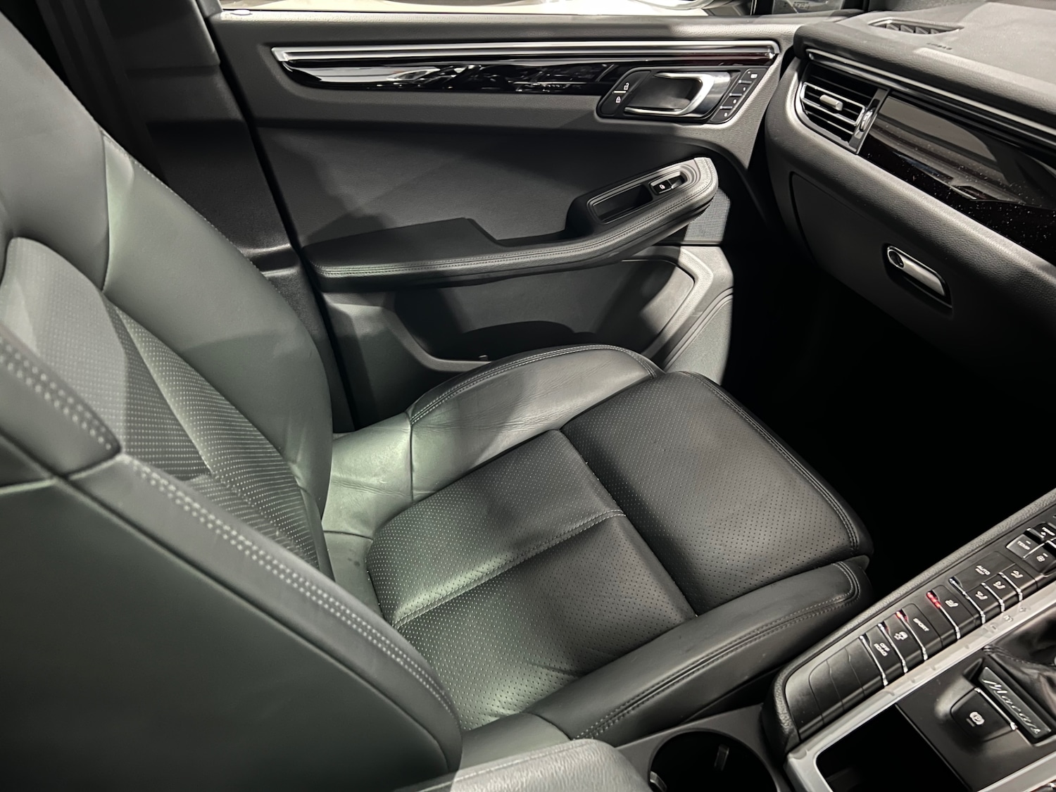 Used Porsche Macan 2020 for sale - 77085462: Photo 23