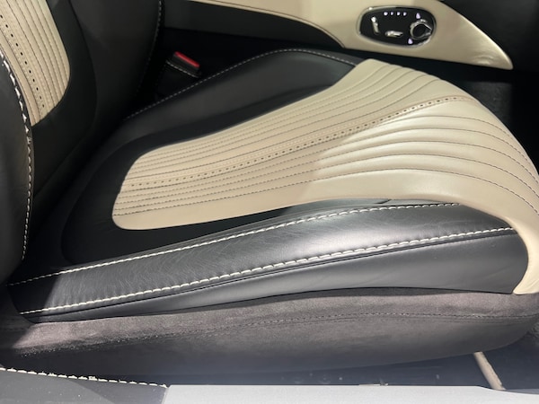 Used Aston Martin DB11 2017 for sale - 73745447: Photo 15