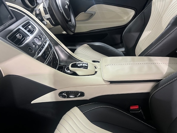 Used Aston Martin DB11 2017 for sale - 73745447: Photo 16