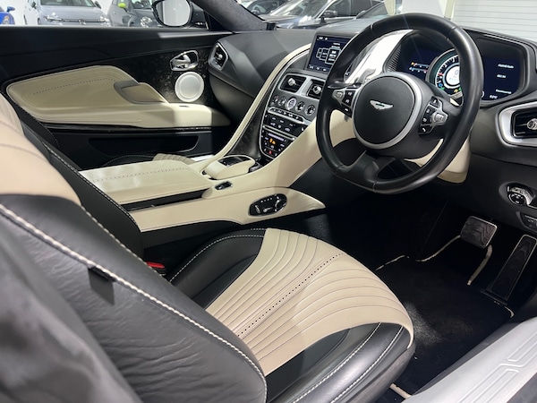 Used Aston Martin DB11 2017 for sale - 73745447: Photo 9
