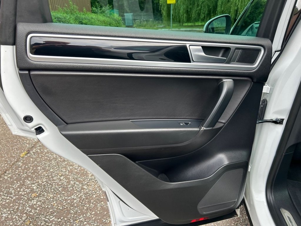 Used Volkswagen Touareg 2016 for sale - 76520386: Photo 28