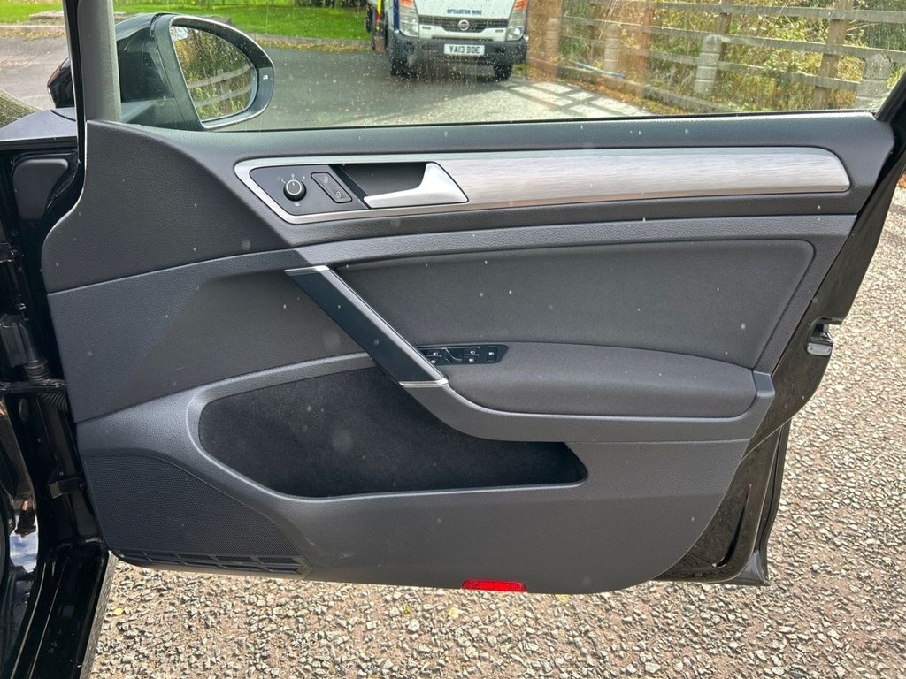 Used Volkswagen Golf 2015 for sale - 76768002: Photo 24