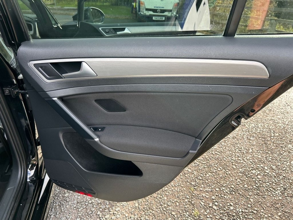 Used Volkswagen Golf 2015 for sale - 76768002: Photo 25