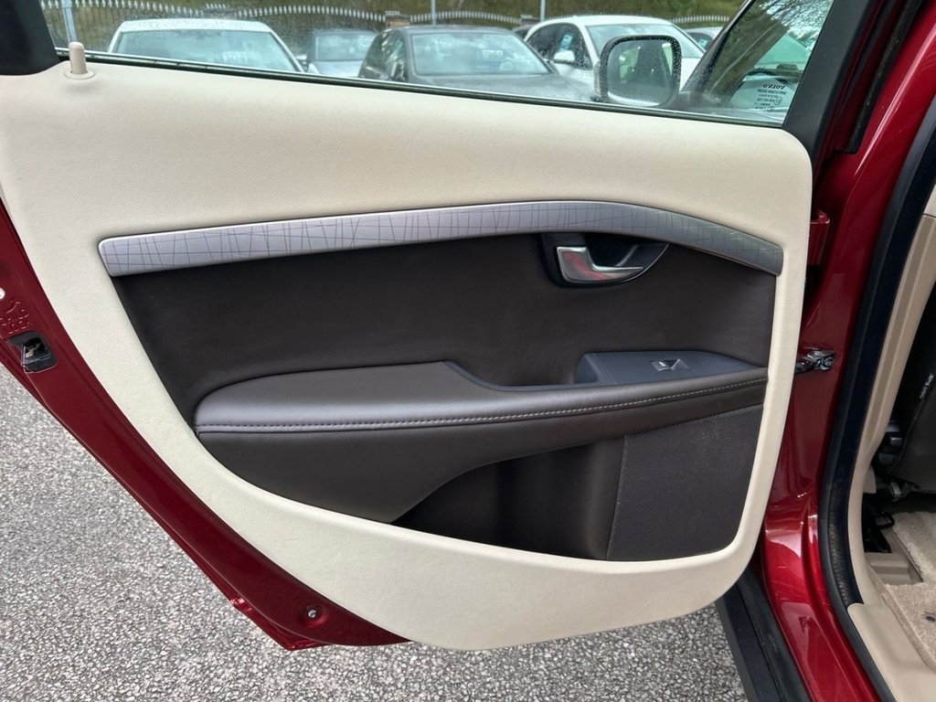 Used Volvo XC70 2011 for sale - 78061925: Photo 28