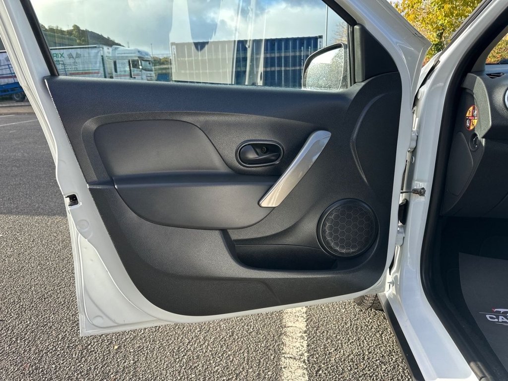 Used Dacia Sandero Stepway 2015 for sale - 76558721: Photo 25