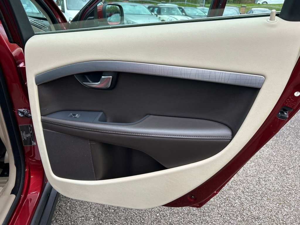 Used Volvo XC70 2011 for sale - 78153538: Photo 26