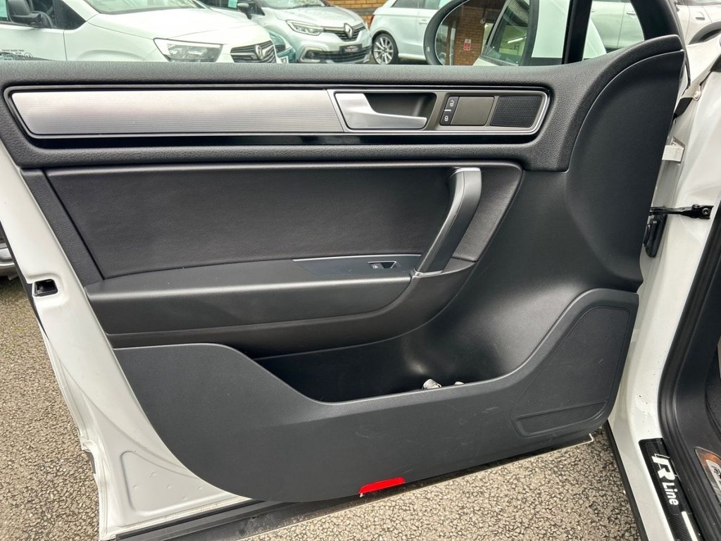 Used Volkswagen Touareg 2015 for sale - 77608571: Photo 28