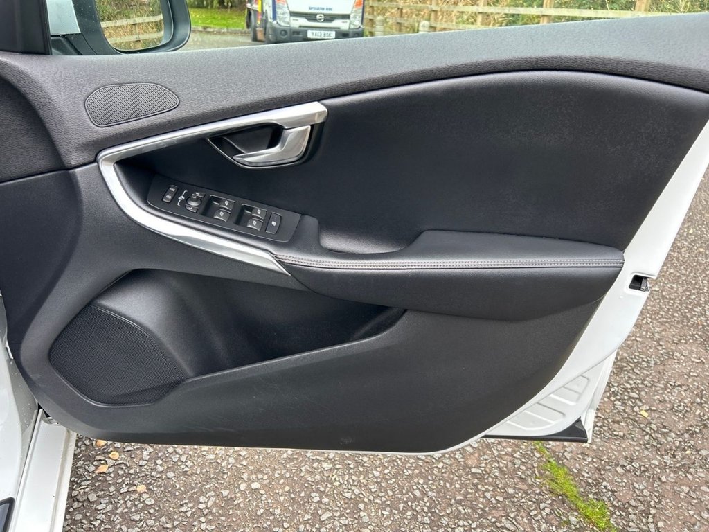 Used Volvo V40 2017 for sale - 76604492: Photo 24