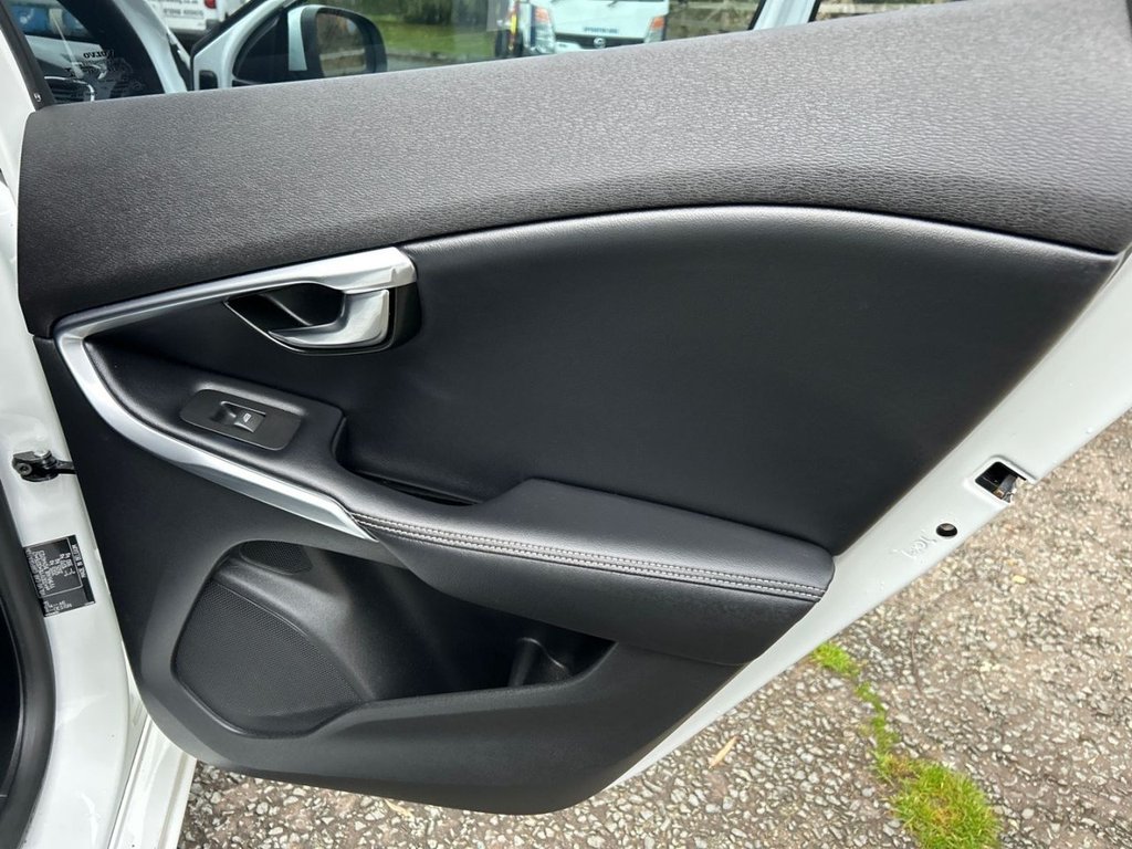 Used Volvo V40 2017 for sale - 76604492: Photo 25