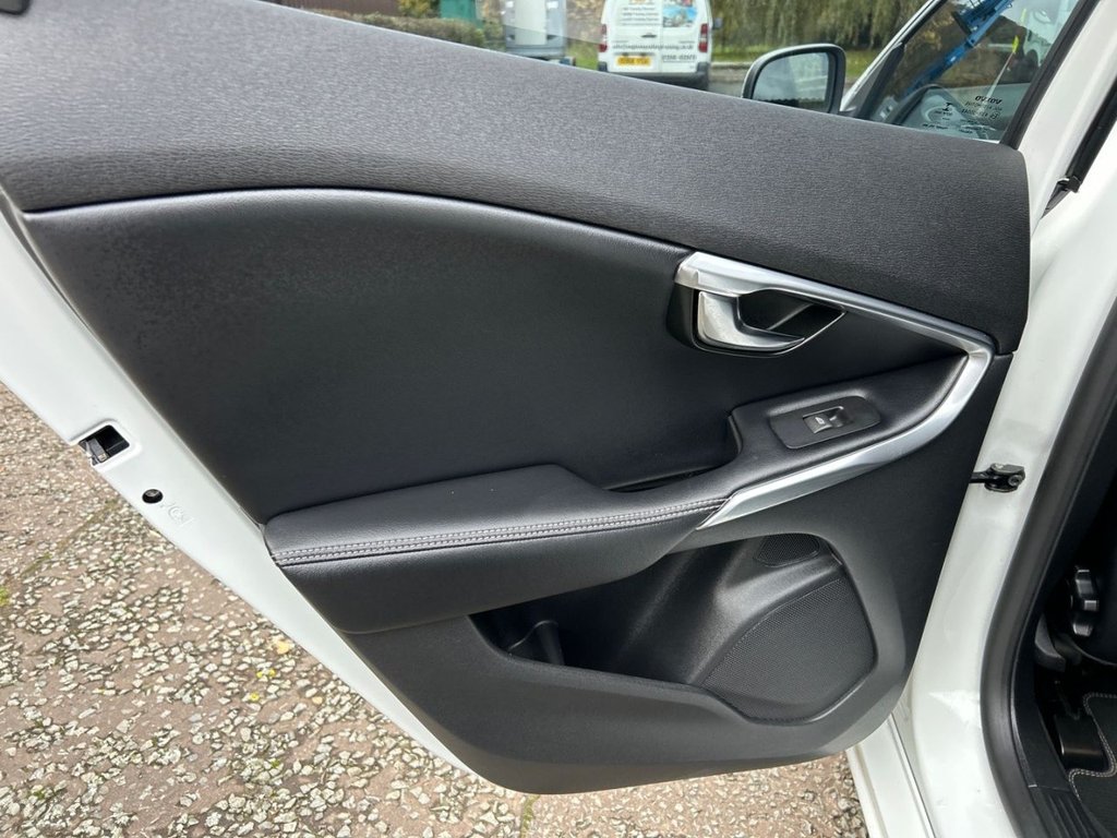 Used Volvo V40 2017 for sale - 76604492: Photo 27