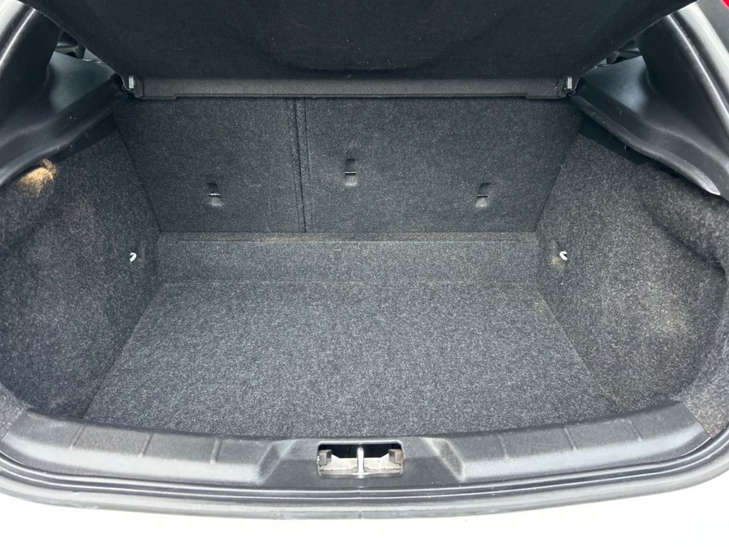 Used Volvo V40 2017 for sale - 76604492: Photo 28