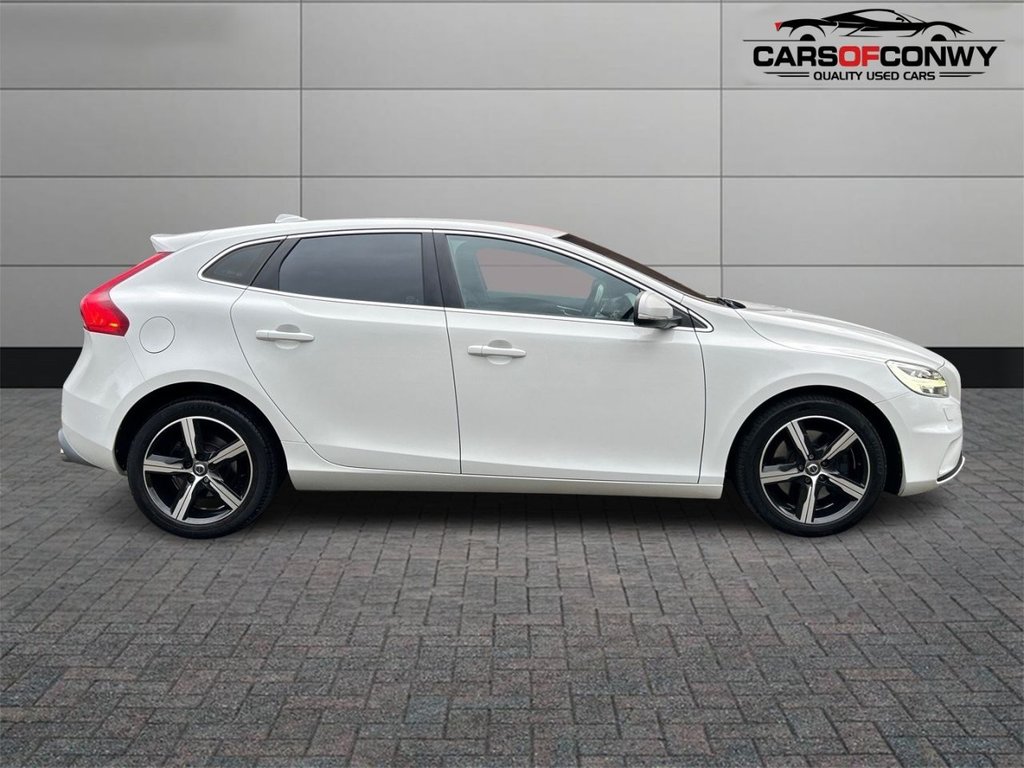 Used Volvo V40 2017 for sale - 76604492: Photo 8