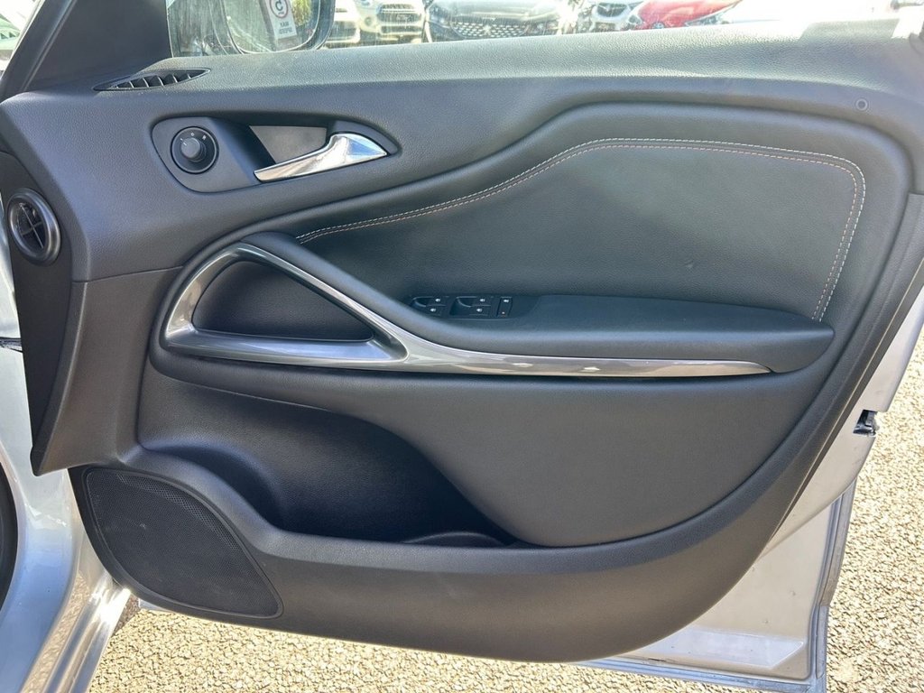 Used Vauxhall Zafira 2015 for sale - 78061972: Photo 24