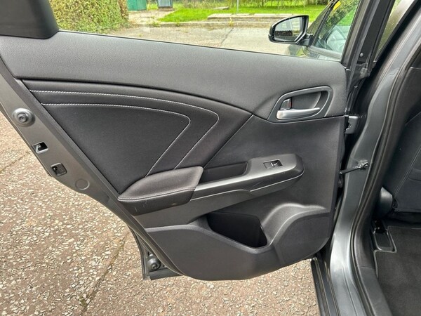 Used Honda Civic 2015 for sale - 76111943: Photo 27