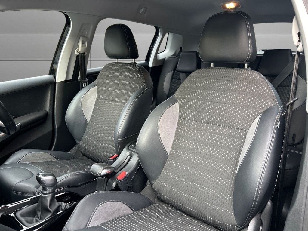 Used Peugeot 2008 2016 for sale - 76509759: Photo 13