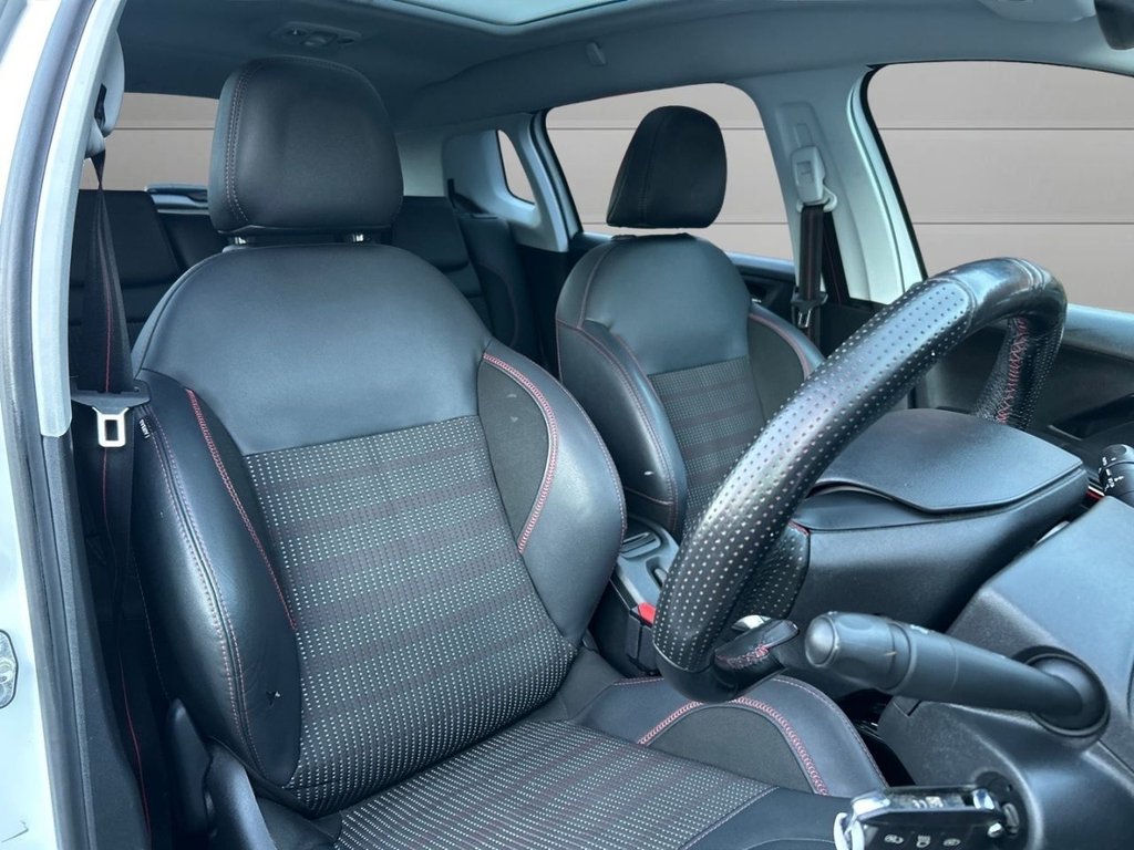 Used Peugeot 2008 2017 for sale - 76768320: Photo 10