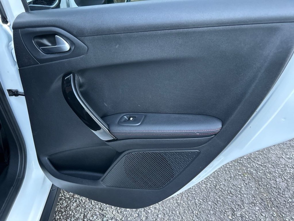 Used Peugeot 2008 2017 for sale - 76768320: Photo 27