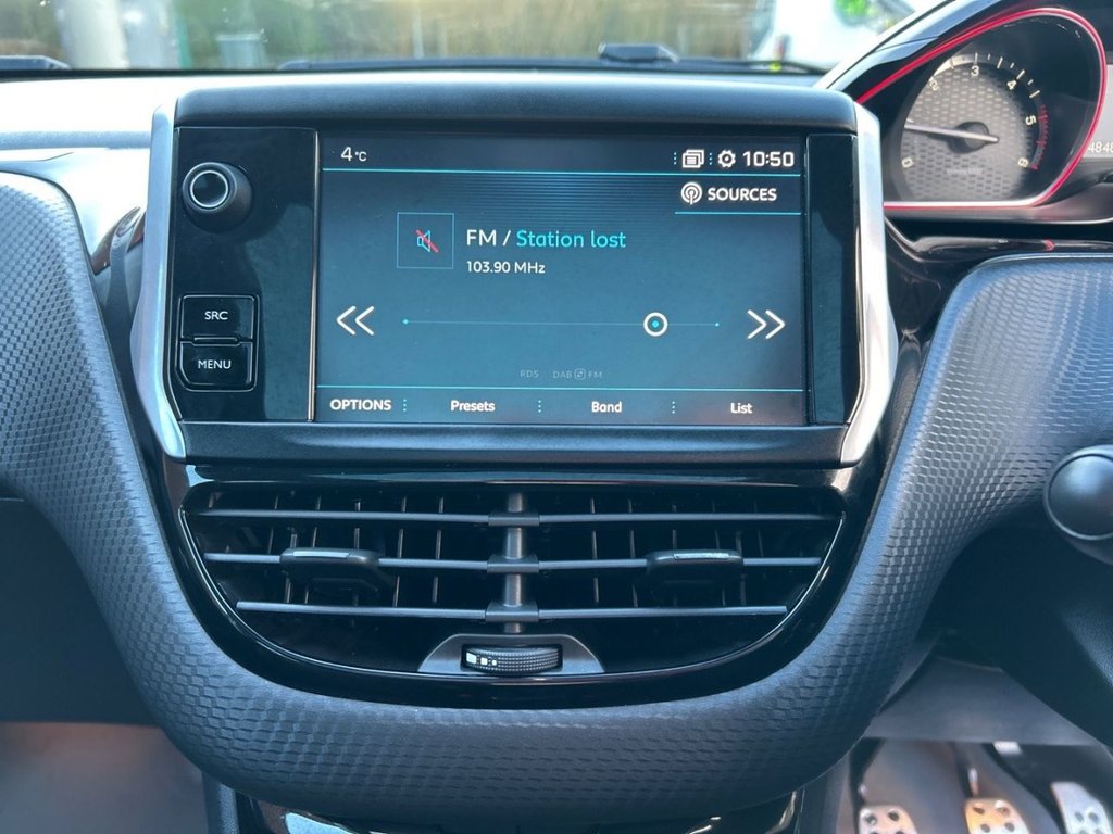 Used Peugeot 2008 2018 for sale - 77668985: Photo 22