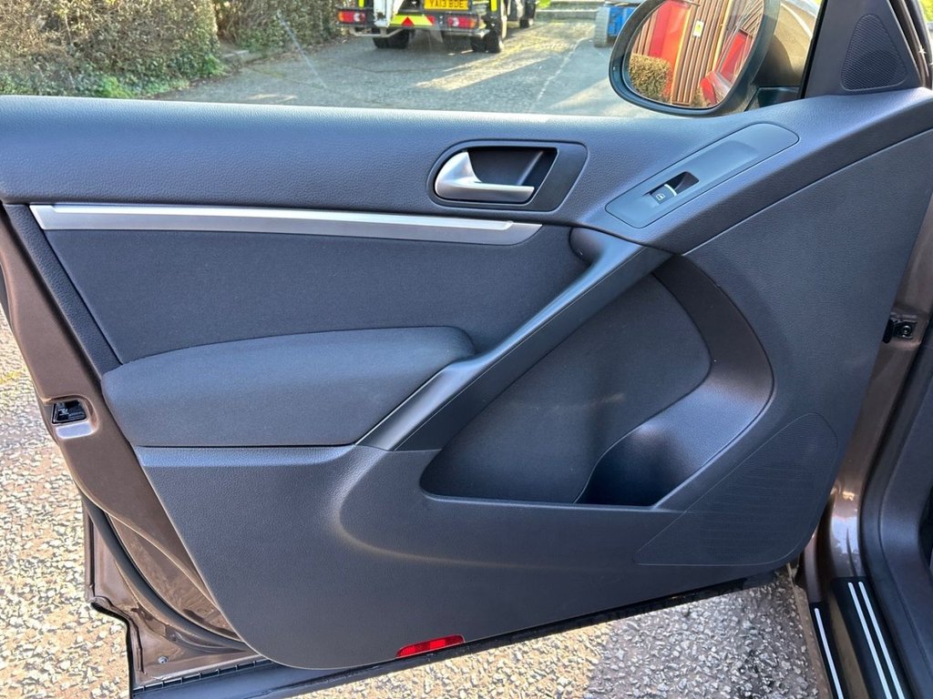 Used Volkswagen Tiguan 2011 for sale - 77145601: Photo 28