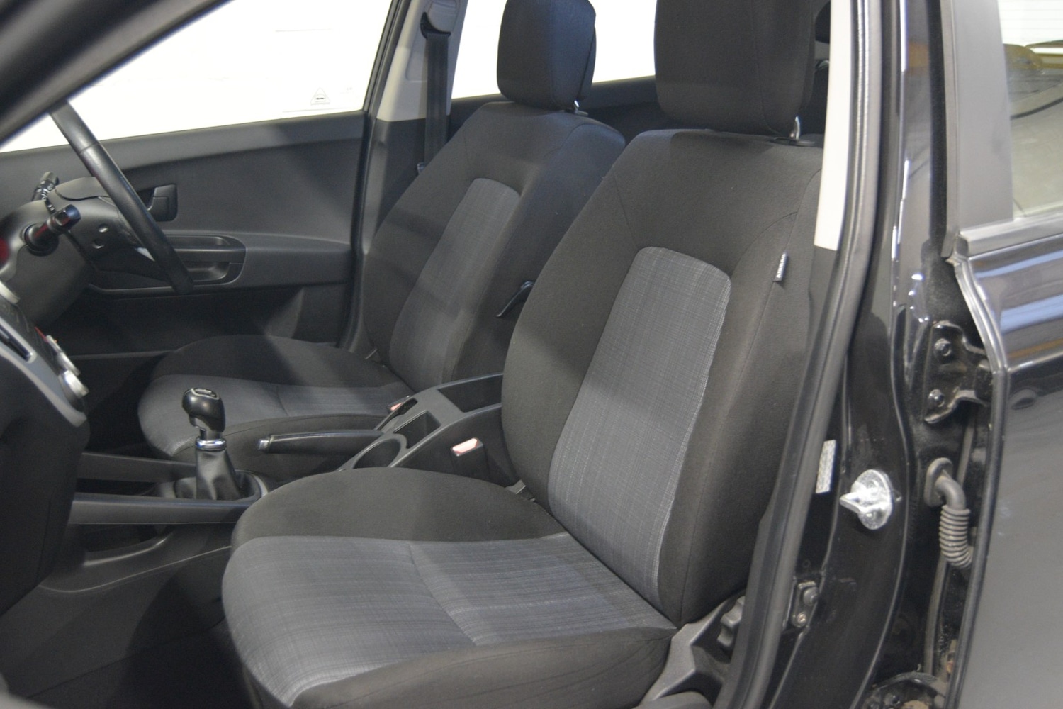 Used Kia Ceed 2013 for sale - 76712705: Photo 28