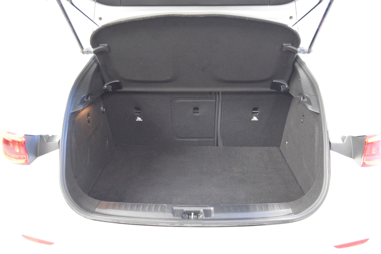 Used Infiniti Q30 2017 for sale - 76407466: Photo 10