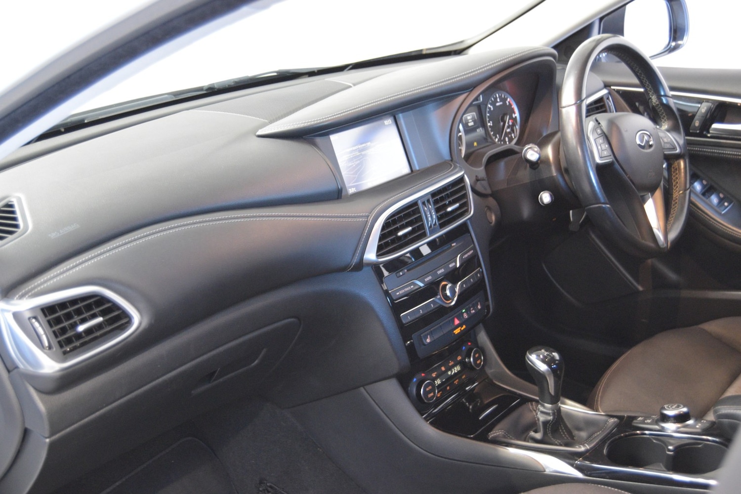 Used Infiniti Q30 2017 for sale - 76407466: Photo 25