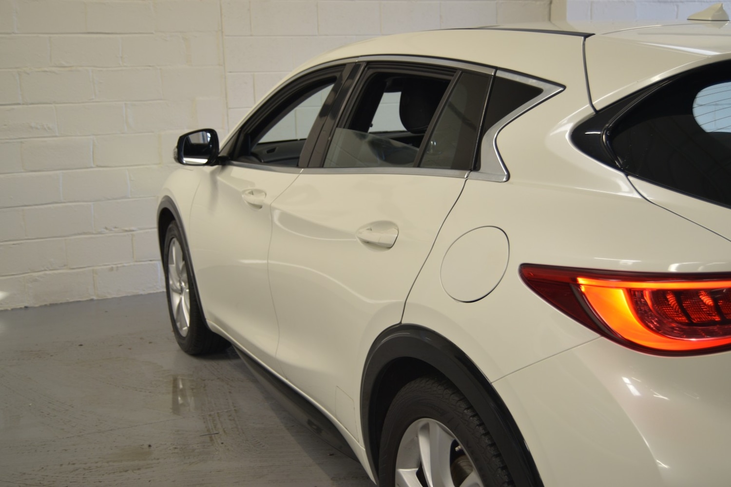 Used Infiniti Q30 2017 for sale - 76407466: Photo 9