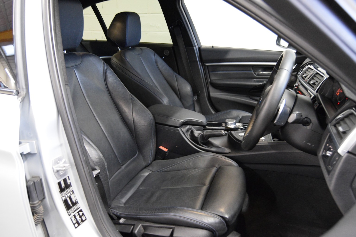 Used BMW 3 Series 2017 for sale - 77154398: Photo 23