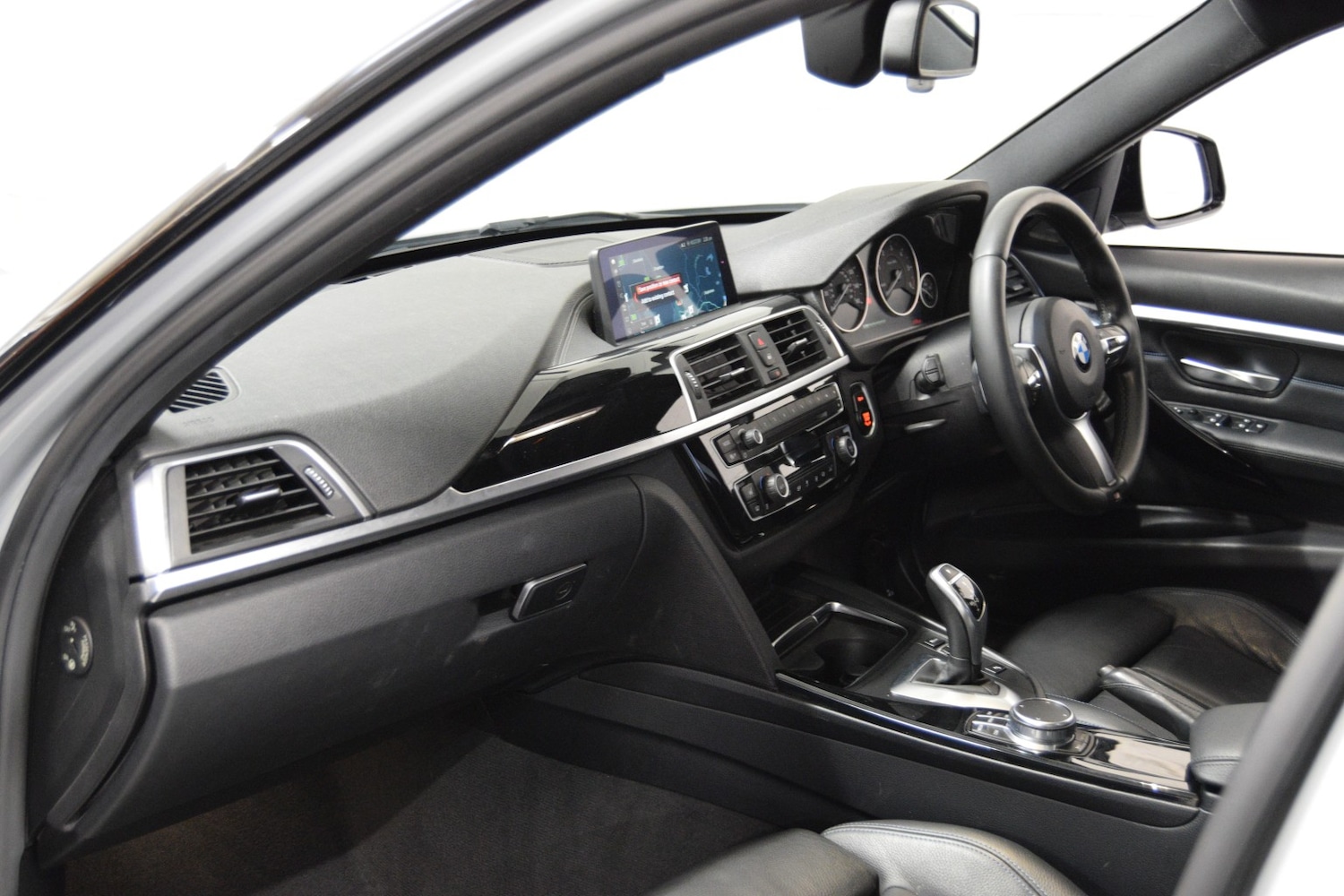 Used BMW 3 Series 2017 for sale - 77154398: Photo 26