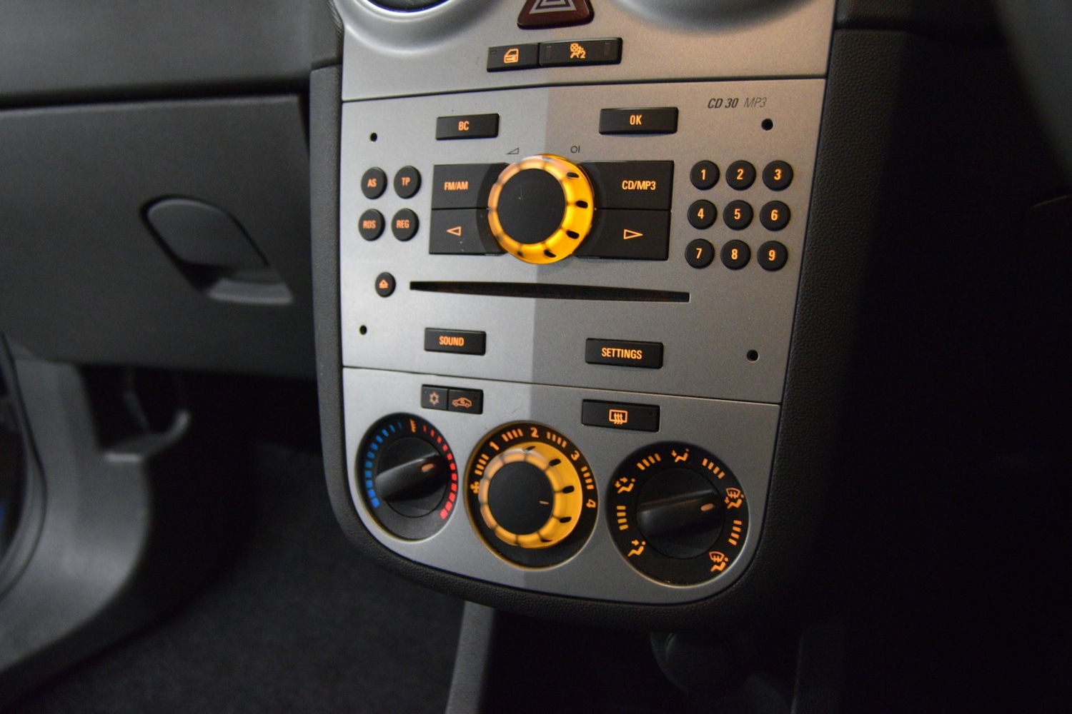 Used Vauxhall Corsa 2011 for sale - 77113122: Photo 16