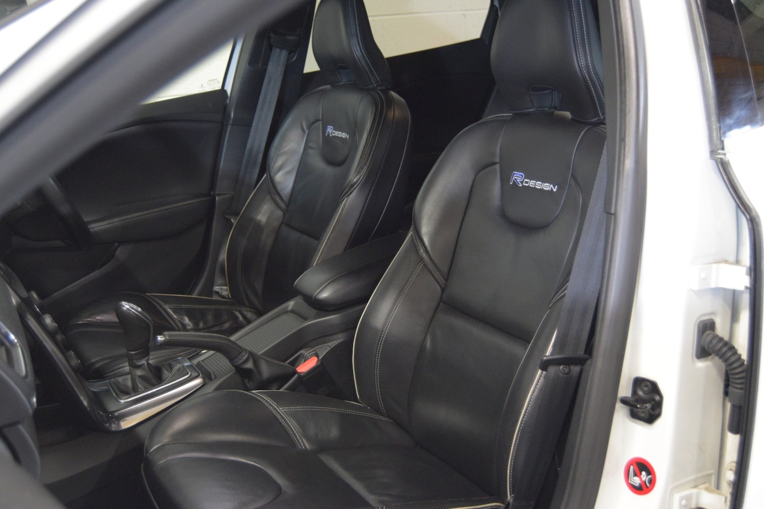 Used Volvo V40 2013 for sale - 76476968: Photo 17