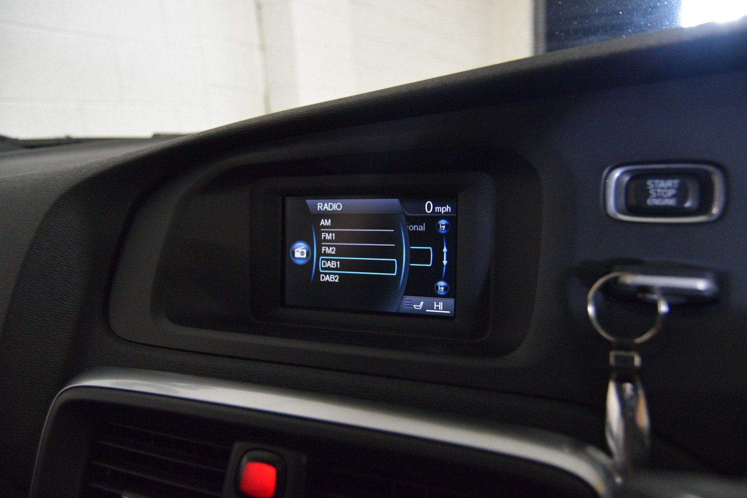 Used Volvo V40 2013 for sale - 76476968: Photo 29