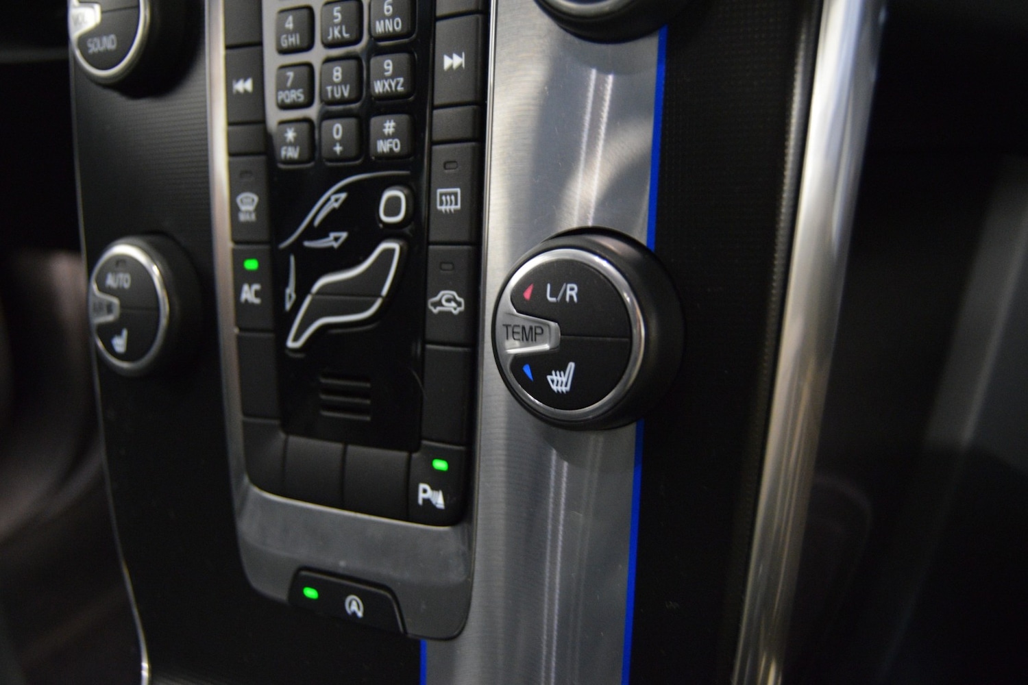 Used Volvo V40 2013 for sale - 76476968: Photo 30