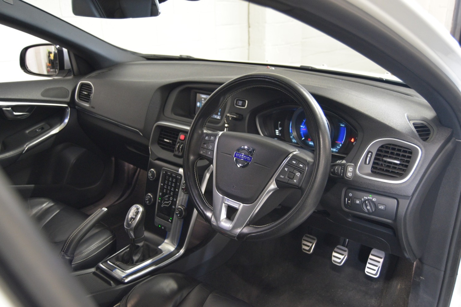 Used Volvo V40 2013 for sale - 76476968: Photo 33