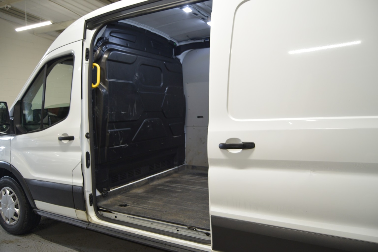 Used Ford Transit 2021 for sale - 76476937: Photo 10