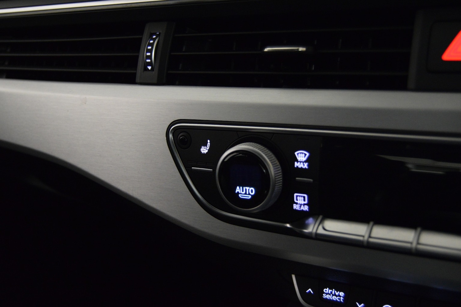 Used Audi A4 2018 for sale - 76931451: Photo 15