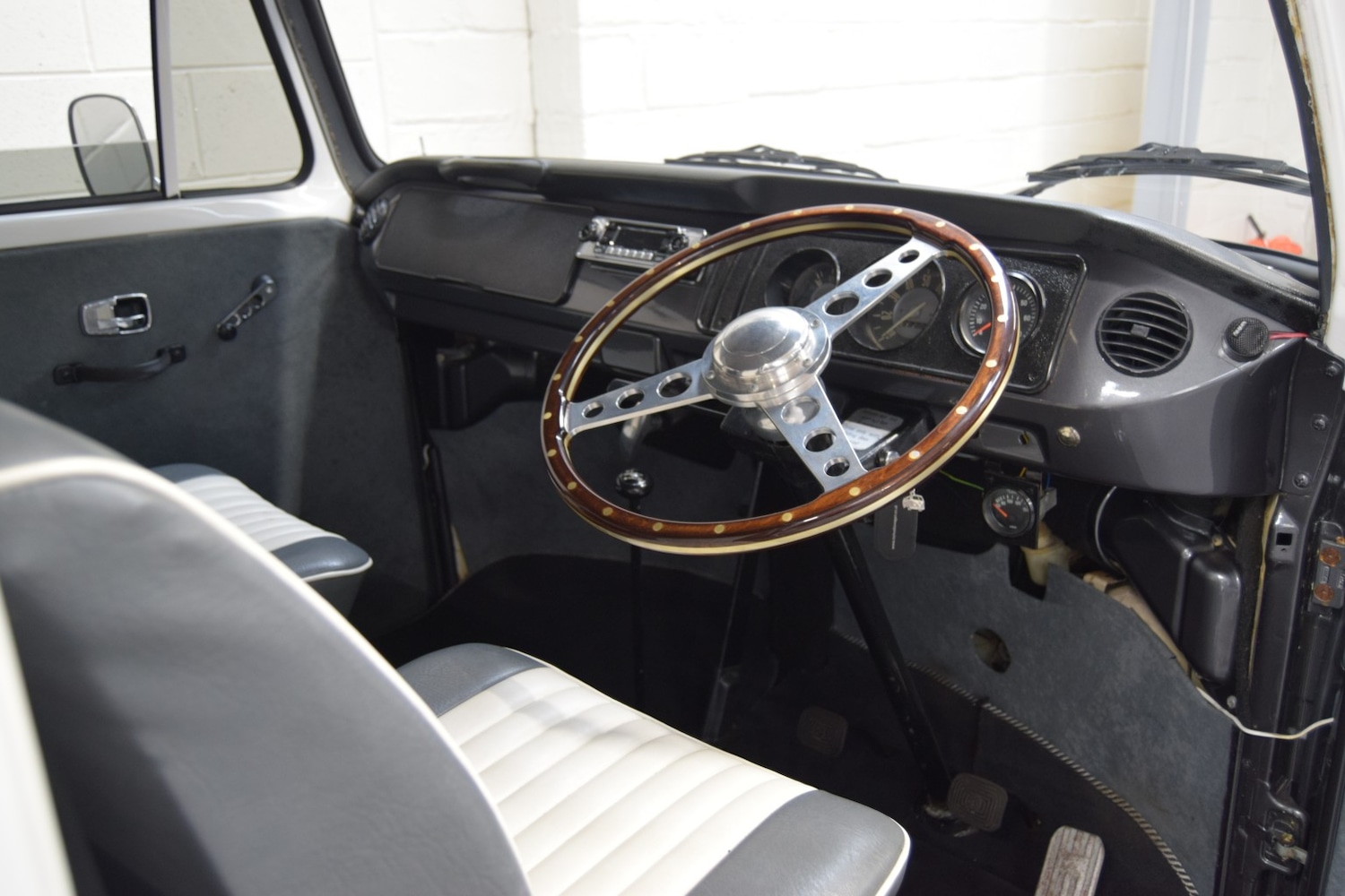 Used Volkswagen Campervan 1970 for sale - 76192660: Photo 17