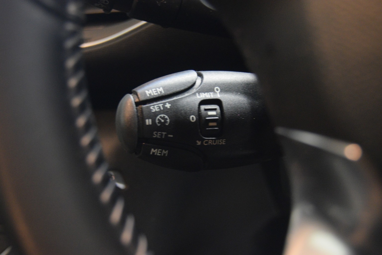 Used Peugeot 308 2015 for sale - 77303597: Photo 8