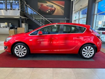 Used Vauxhall Astra 2014 for sale - 78180973: Photo