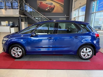 Used Citroen C4 2018 for sale - 78401440: Photo