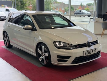 Used Volkswagen Golf 2016 for sale - 79233204: Photo